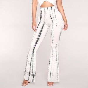NWOT Tie dye flare pant from Fashion Nova !!